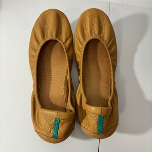 TIEKS Size 8 Shoes - Tan/Light Brown